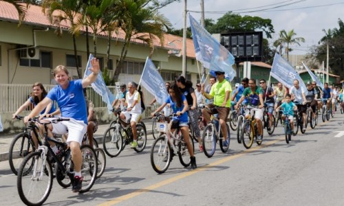 Em passeio ciclístico, Denilson Sampaio anuncia construção  de ciclovias em Itatiaia